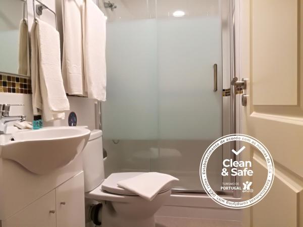 Discovery Apartment Expo : photo 10 de la chambre chambre double avec salle de bains privative