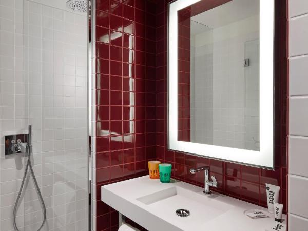 Mama Shelter Luxembourg : photo 7 de la chambre chambre lits jumeaux moyenne - maman