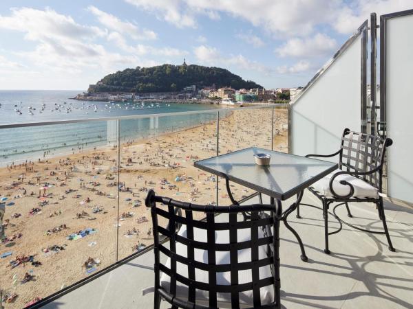 Hotel Boutique Villa Favorita : photo 2 de la chambre chambre double avec terrasse et vue sur la mer