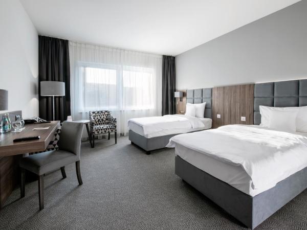 DB Hotel Wrocław : photo 1 de la chambre chambre double - accessible aux personnes à mobilité réduite 