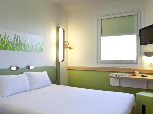 ibis budget Antwerpen Port : photo 2 de la chambre chambre triple avec 1 lit double et 1 lit superposé
