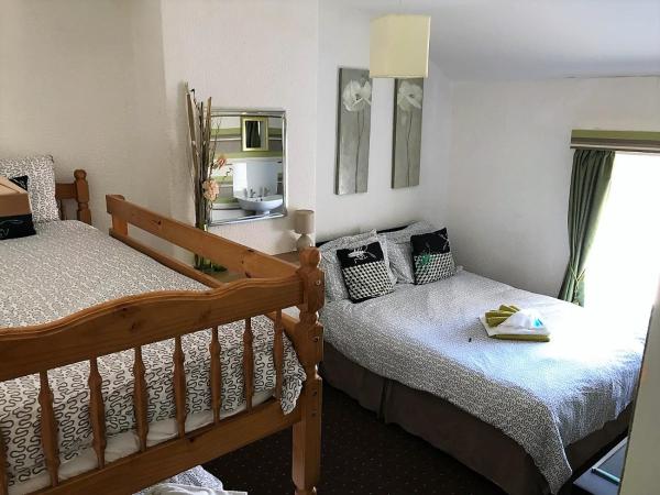 Westbourne House : photo 4 de la chambre chambre quadruple avec salle de bains commune