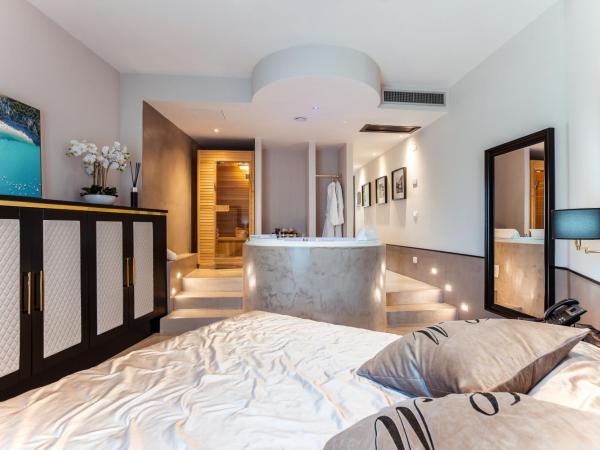 La Locanda Del Conte Mameli : photo 2 de la chambre suite familiale avec bain à remous