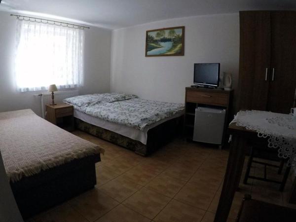 U Grażyny : photo 1 de la chambre chambre triple basique avec salle de bains commune