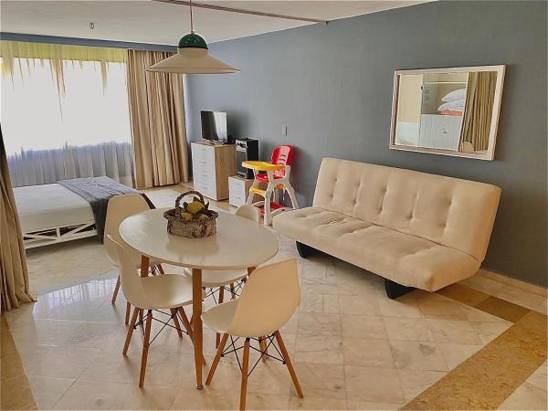 Condo in Ocean Front Resort : photo 1 de la chambre appartement deluxe
