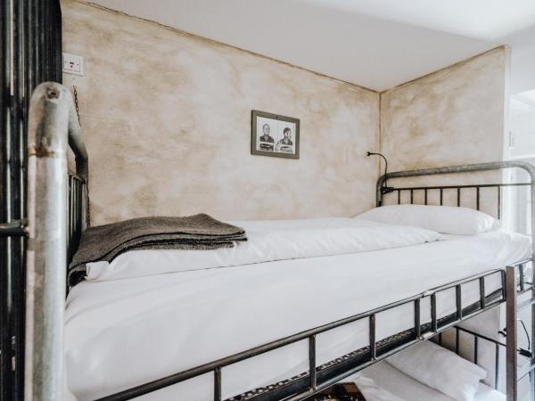 Road Stop Dortmund : photo 7 de la chambre cellule de prison