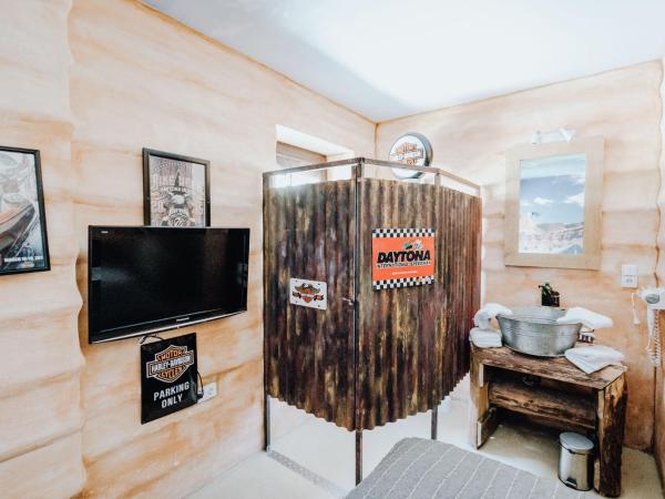 Road Stop Dortmund : photo 1 de la chambre chambre camping harley