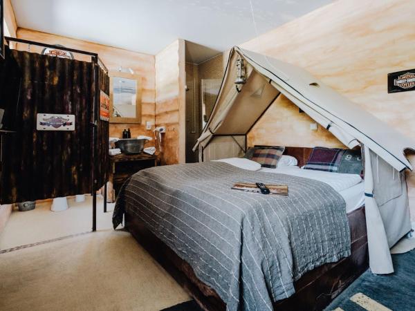Road Stop Dortmund : photo 3 de la chambre chambre camping harley