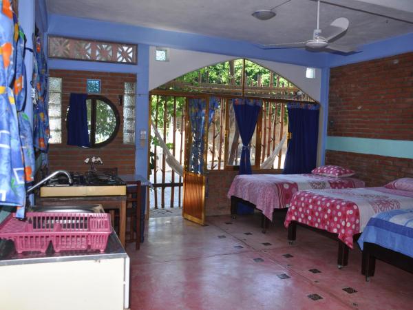 Ananda Guest House Yoga & Meditación : photo 5 de la chambre chambre double avec salle de bains privative