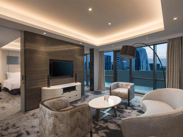 Holiday Inn - Nanjing South Station, an IHG Hotel : photo 2 de la chambre suite 1 chambre lit king-size