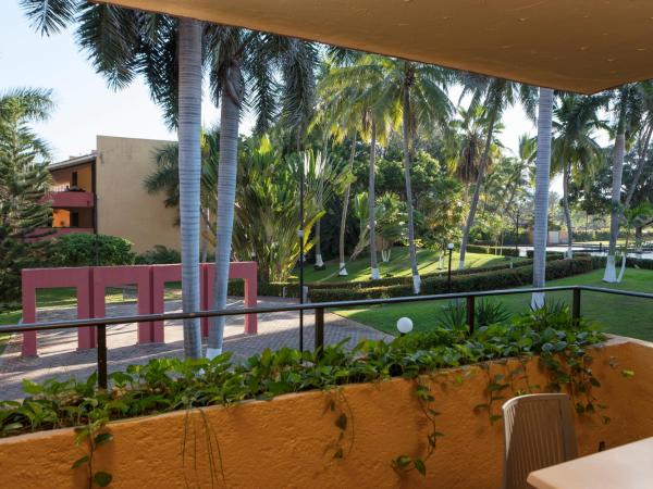Holiday Inn Resort Ixtapa All-Inclusive, an IHG Hotel : photo 4 de la chambre chambre lit king-size standard - vue sur jardin