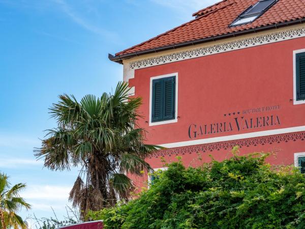 Galeria Valeria Seaside Downtown - MAG Quaint & Elegant Boutique Hotels : photo 2 de la chambre chambre de luxe - vue sur mer et loggia