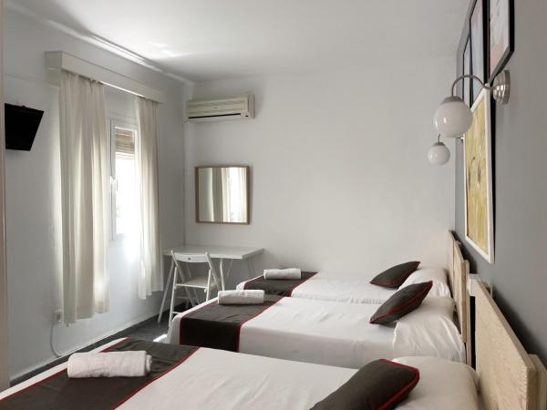 Hostal Paco Marbella : photo 5 de la chambre chambre triple