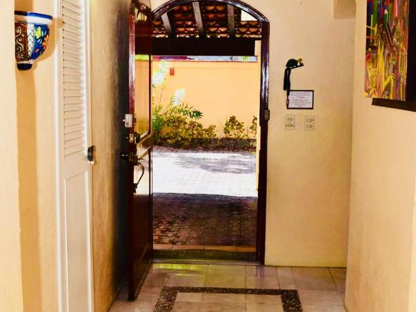 VILLA PARA 5 Personas 4 adultos y 1 Menor En HOTEL TSORO IXTAPA WIFI GRATIS : photo 6 de la chambre chambre quadruple - vue sur jardin