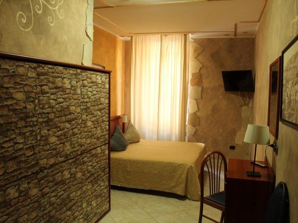 Albergo Posta : photo 1 de la chambre chambre double avec lit d'appoint