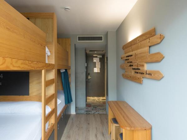 Yeah Barcelona Hostel : photo 7 de la chambre lit dans dortoir mixte de 4 lits
