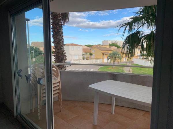 Résidence mayflower : photo 2 de la chambre appartement avec balcon