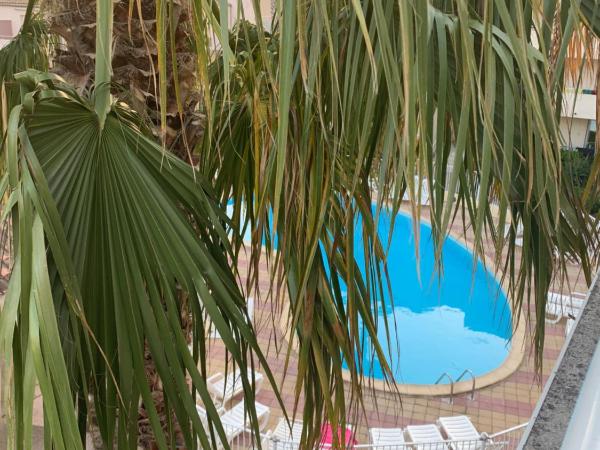 Résidence mayflower : photo 3 de la chambre appartement avec balcon