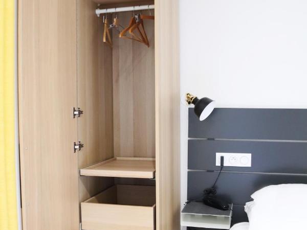 Hotel Athanor Centre : photo 6 de la chambre chambre double ou lits jumeaux confort 