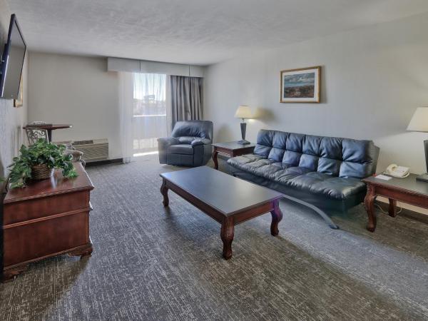 Ramada by Wyndham Albuquerque Midtown : photo 3 de la chambre two-bedroom king suite - mobility access/non-smoking