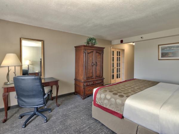 Ramada by Wyndham Albuquerque Midtown : photo 2 de la chambre two-bedroom king suite - mobility access/non-smoking
