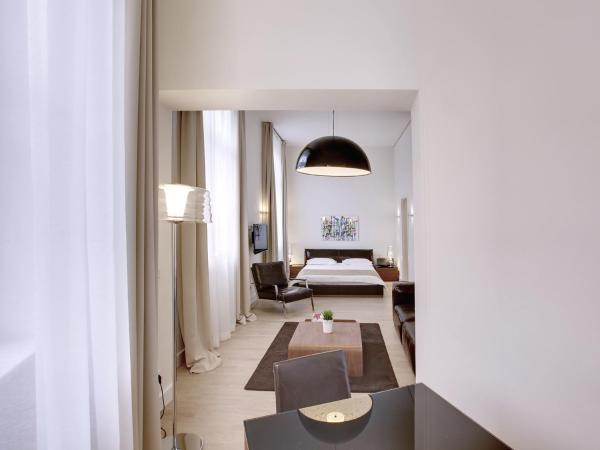 The Red Apartments : photo 4 de la chambre studio confort