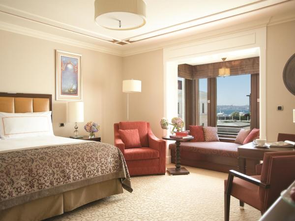 Four Seasons Hotel Istanbul at the Bosphorus : photo 1 de la chambre chambre lit king-size de luxe