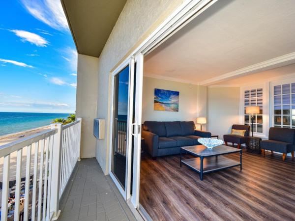 Sun Tower Hotel & Suites on the Beach : photo 2 de la chambre suite lit king-size – côté océan