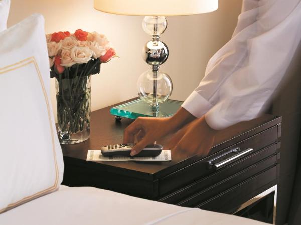 Four Seasons Hotel Istanbul at the Bosphorus : photo 4 de la chambre chambre supérieure avec 2 lits jumeaux