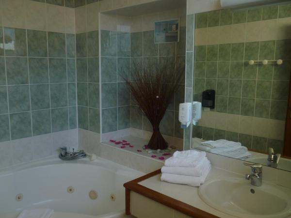 The Originals Boutique, Hôtel Clos Sainte Marie, Nevers : photo 3 de la chambre suite