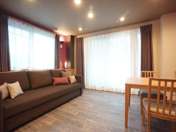 WIRES HOTEL James zaka : photo 8 de la chambre chambre quintuple