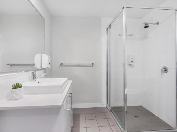Essence Apartments Chermside : photo 6 de la chambre studio lit king-size
