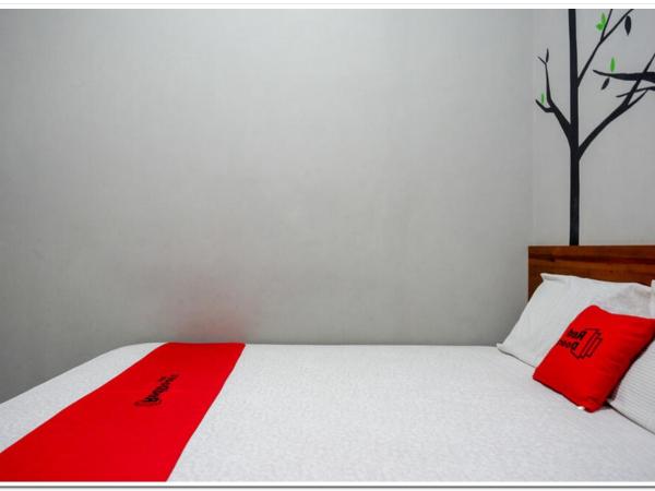 RedDoorz near Jogja Expo Center 2 : photo 6 de la chambre chambre double