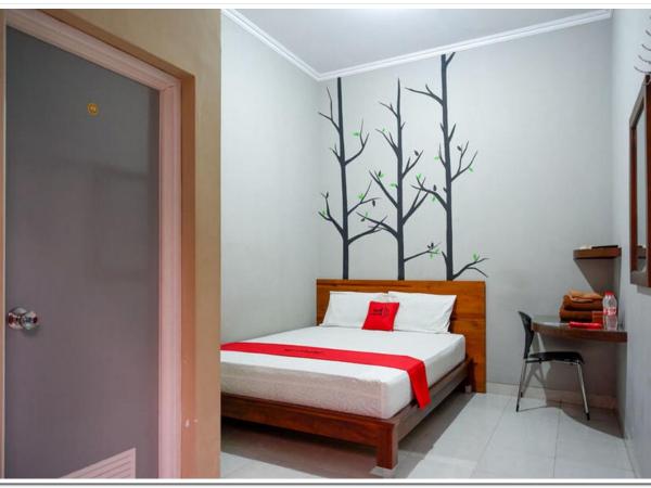 RedDoorz near Jogja Expo Center 2 : photo 2 de la chambre chambre double