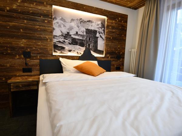 Hotel Elite : photo 4 de la chambre chambre lit queen-size supérieure - vue sur cervin