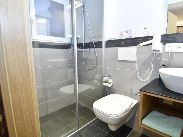 Hotel Elite : photo 2 de la chambre supérieure grand lit