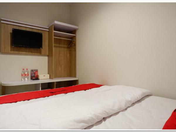 RedDoorz near Sleman City Hall 2 : photo 8 de la chambre chambre double