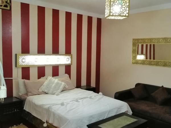 Riad Darga Rouge : photo 4 de la chambre studio - vue sur piscine