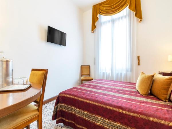 Palazzo Schiavoni Residenza d'epoca & Suite-Apartments : photo 5 de la chambre petite chambre double