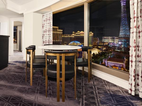 Planet Hollywood Resort & Casino : photo 4 de la chambre suite panorama ultra avec lit king-size - non-fumeurs - vue sur strip