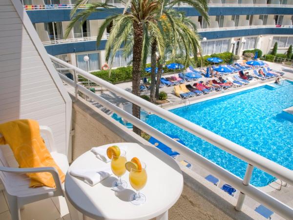 GHT Aquarium & Spa : photo 1 de la chambre chambre double ou lits jumeaux avec balcon - vue sur piscine