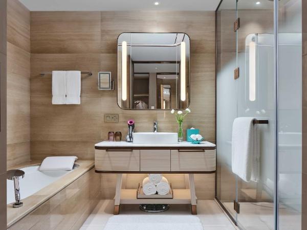 InterContinental Chongqing Raffles City, an IHG Hotel : photo 2 de la chambre chambre double premium avec 2 lits doubles et vue sur ville