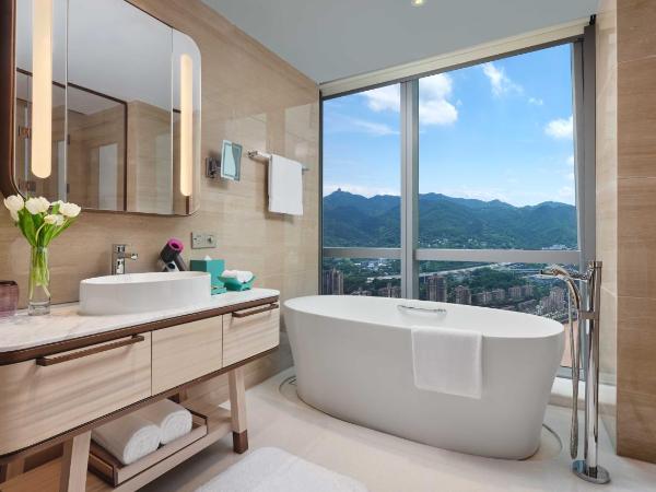 InterContinental Chongqing Raffles City, an IHG Hotel : photo 2 de la chambre chambre lit king-size premium avec vue sur rivière et accès au club lounge