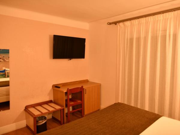 Hôtel Le Claridge : photo 5 de la chambre chambre double