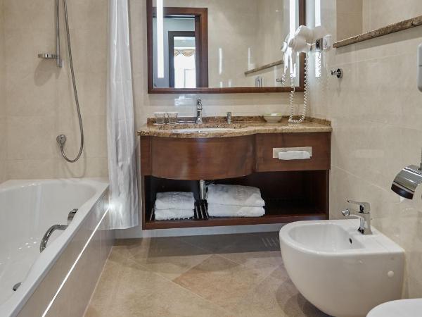 Hotel Romance : photo 6 de la chambre chambre triple