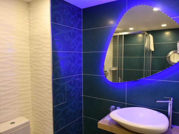 Hôtel Le Claridge : photo 8 de la chambre chambre double supérieure