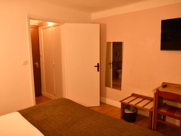 Hôtel Le Claridge : photo 3 de la chambre chambre double