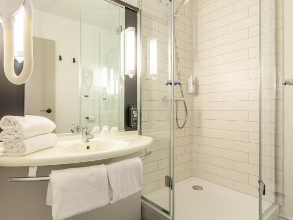 ibis Blois Centre Château : photo 3 de la chambre chambre familiale avec 1 lit double et 1 lit superposé