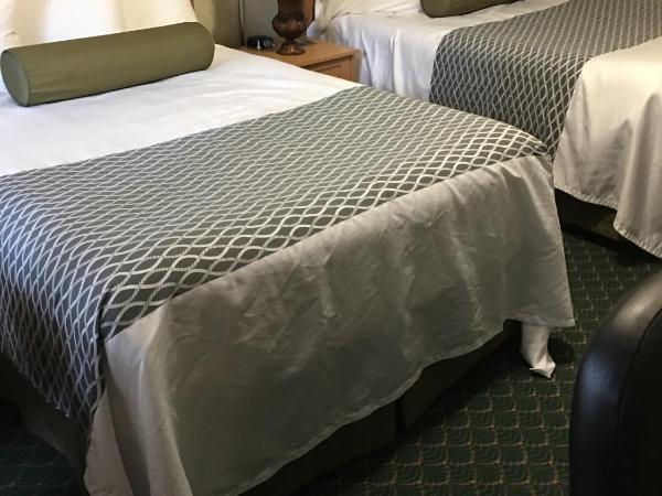 Travelodge by Wyndham Winnipeg East : photo 1 de la chambre chambre 2 lits queen-size - non-fumeurs