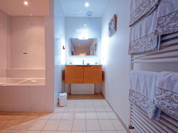 Maison de Kersalomon : photo 6 de la chambre suite - vue sur jardin